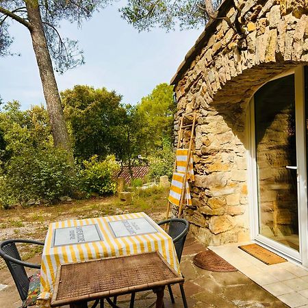 Hotel Les Cabanons Sainte Victoire Esterno foto