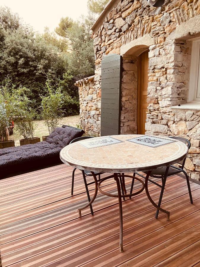 Hotel Les Cabanons Sainte Victoire Esterno foto