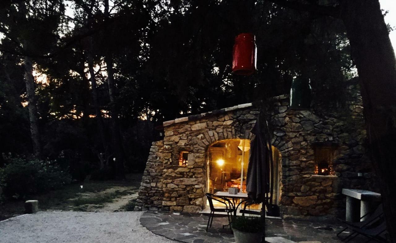 Hotel Les Cabanons Sainte Victoire Esterno foto